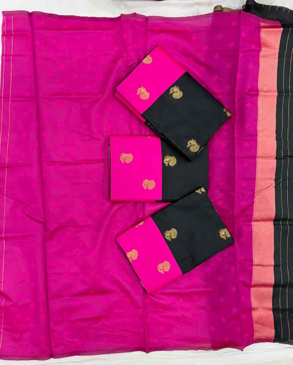 SOFT SILK RICH PALLU AND JACQUARD WORK SAREE CODE 7009