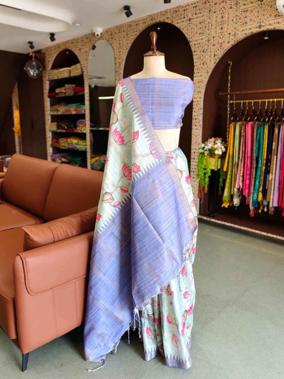 SOFT TUSSAR SILK ZARI WEAVING PICHWAI PRINT SAREE 