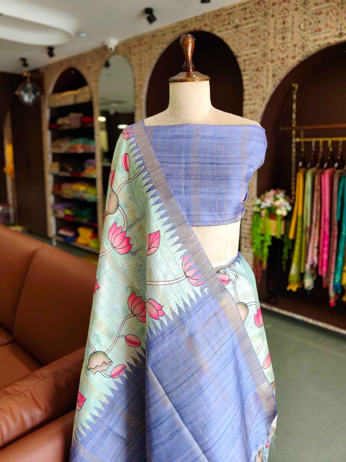 SOFT TUSSAR SILK ZARI WEAVING PICHWAI PRINT SAREE 