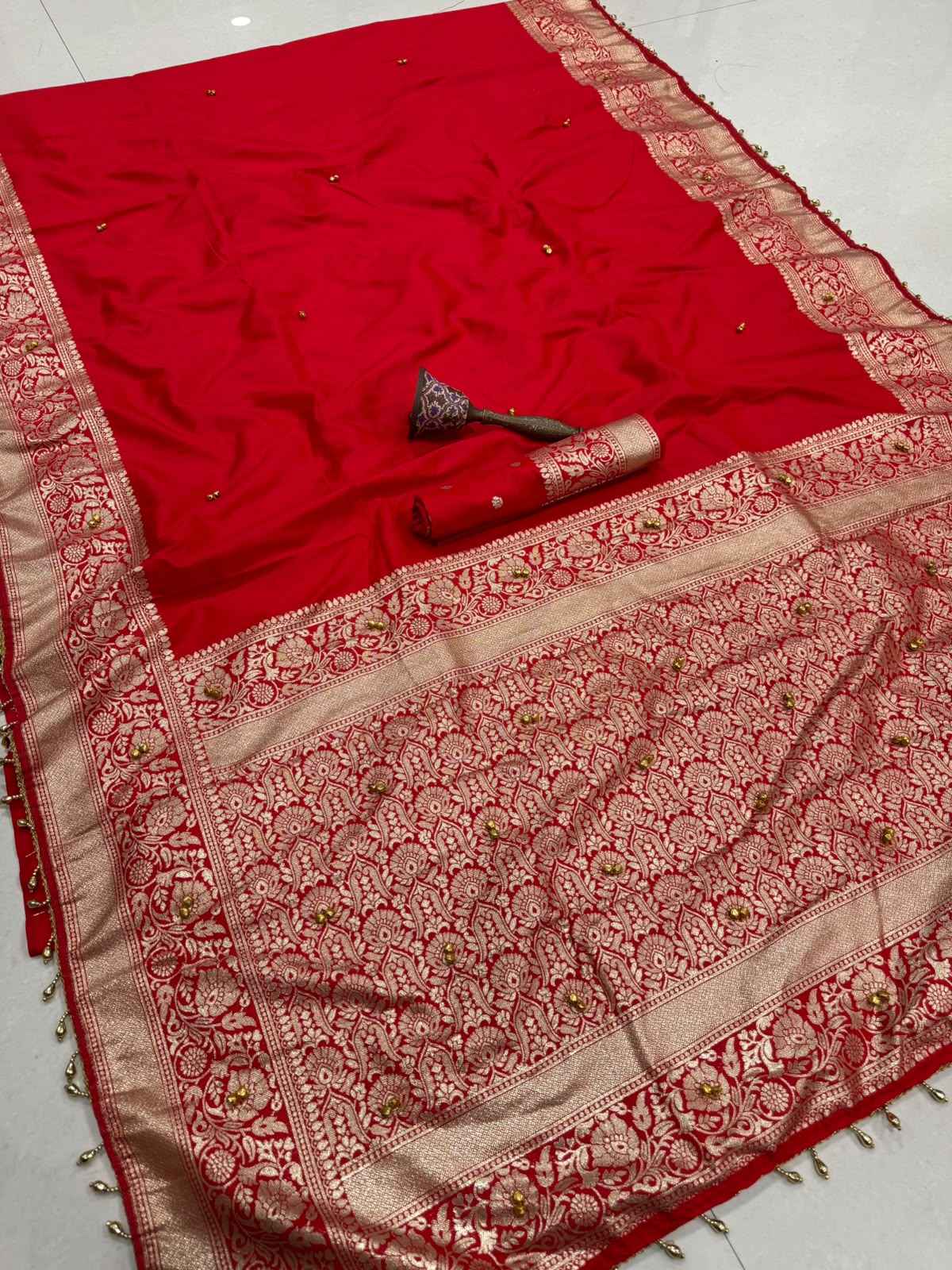 BANARASI SILK ZARI WEAVING GHUNGHARU BUTTI SAREE