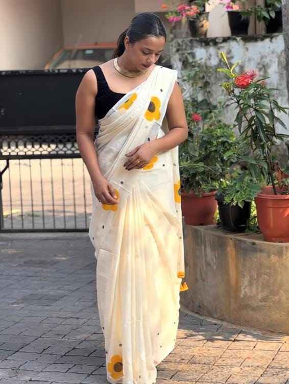 PLAIN LINEN DIGITAL PRINTED SAREE CODE MG695