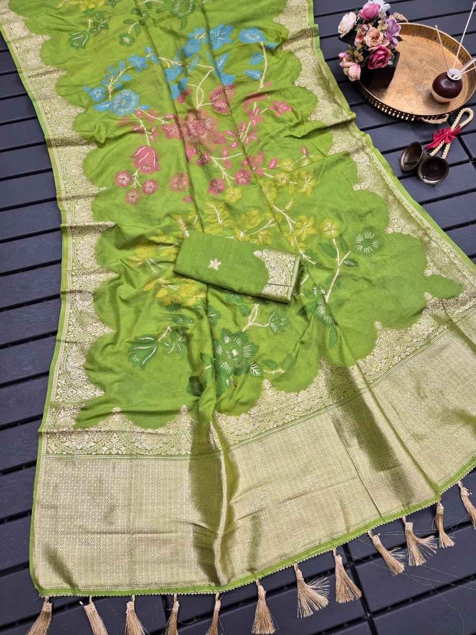 PURE BANARASI KHADI CREPE SILK FLORAL ZARI WEAVING SAREE