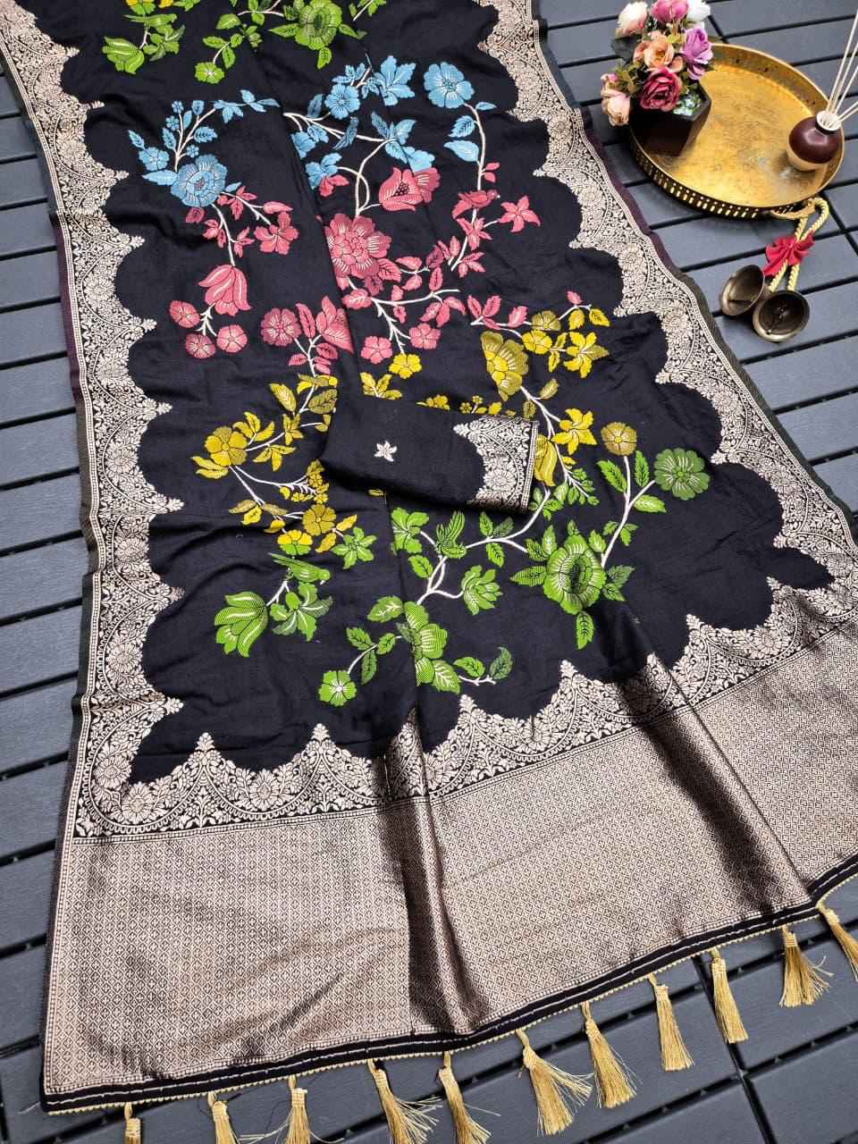 PURE BANARASI KHADI CREPE SILK FLORAL ZARI WEAVING SAREE