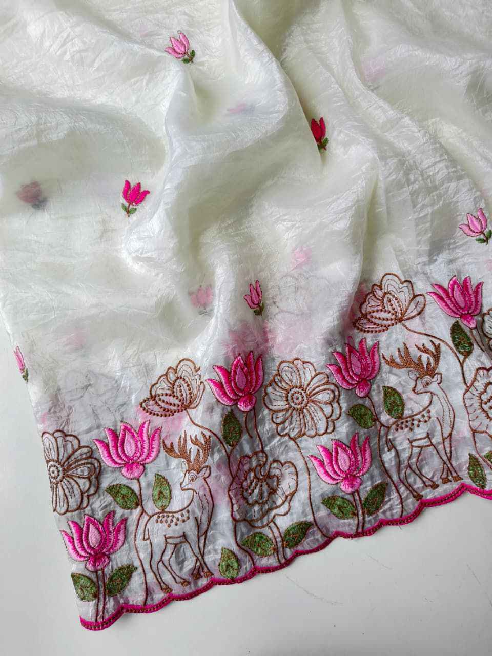 PURE CRUSH FABRIC EMBORIDED PANEL SAREE 