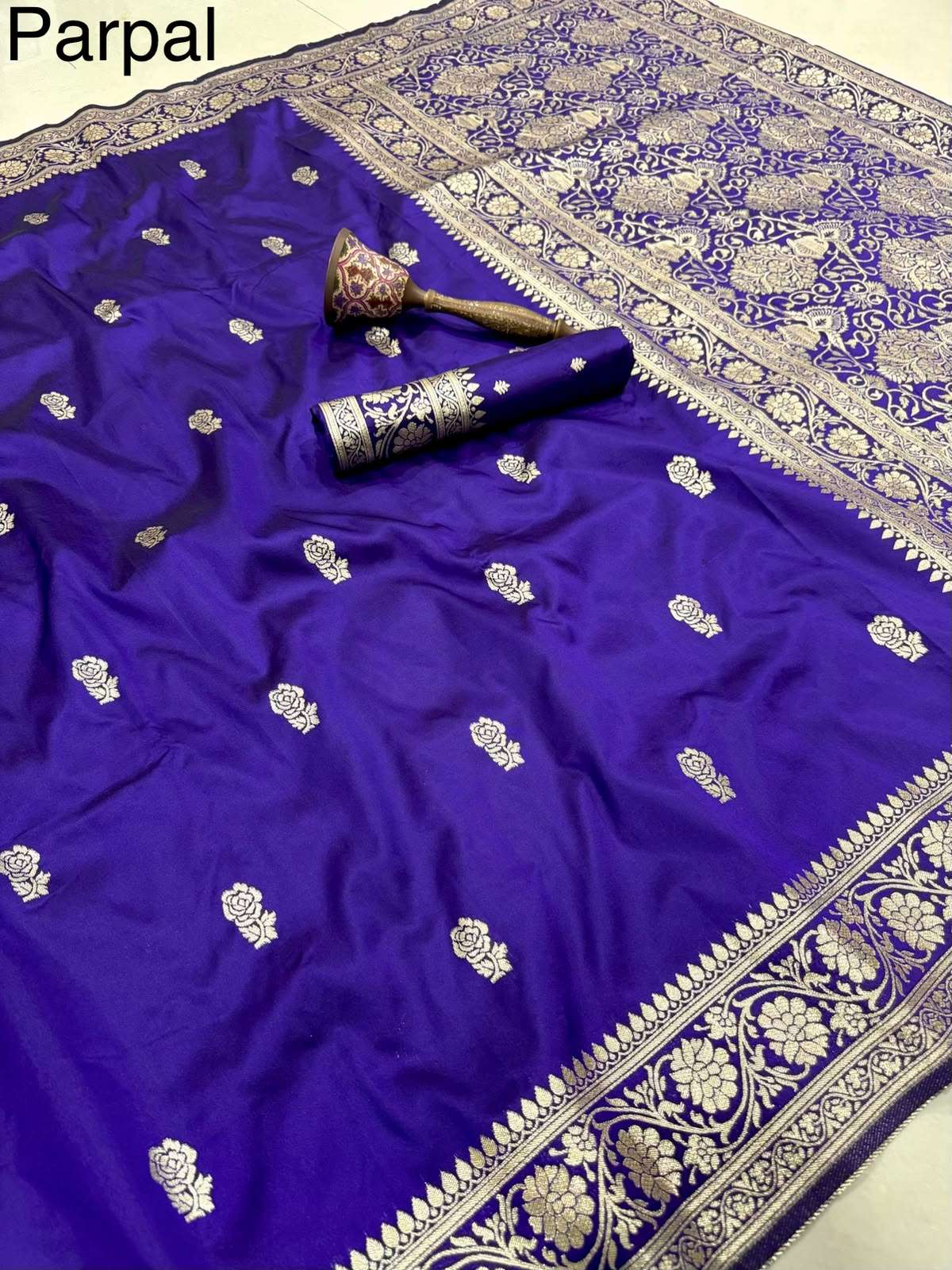 PURE HEAVY BANARASI SILK GOLD JARI WEAVING SAREE 2