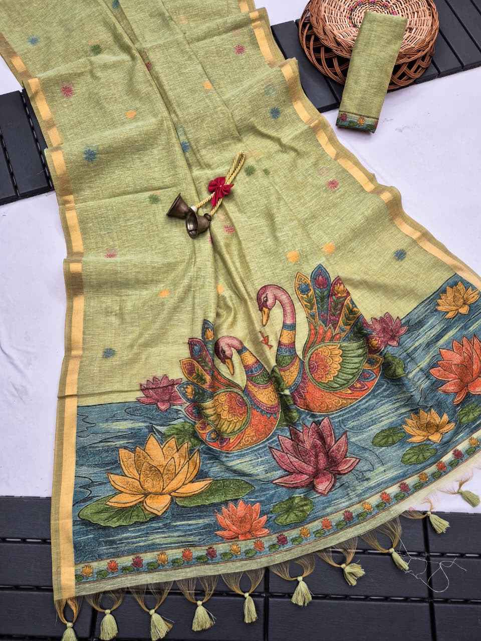 PREMIUM SOFT LINEN SILK SWAN AND LOTUS WEAVING SAREE