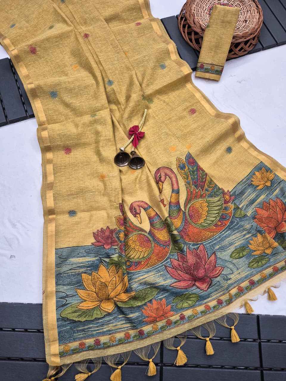 PREMIUM SOFT LINEN SILK SWAN AND LOTUS WEAVING SAREE