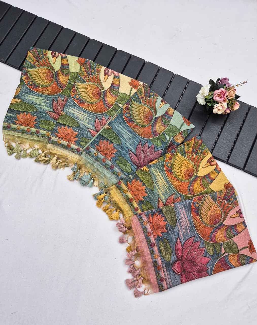 PREMIUM SOFT LINEN SILK SWAN AND LOTUS WEAVING SAREE