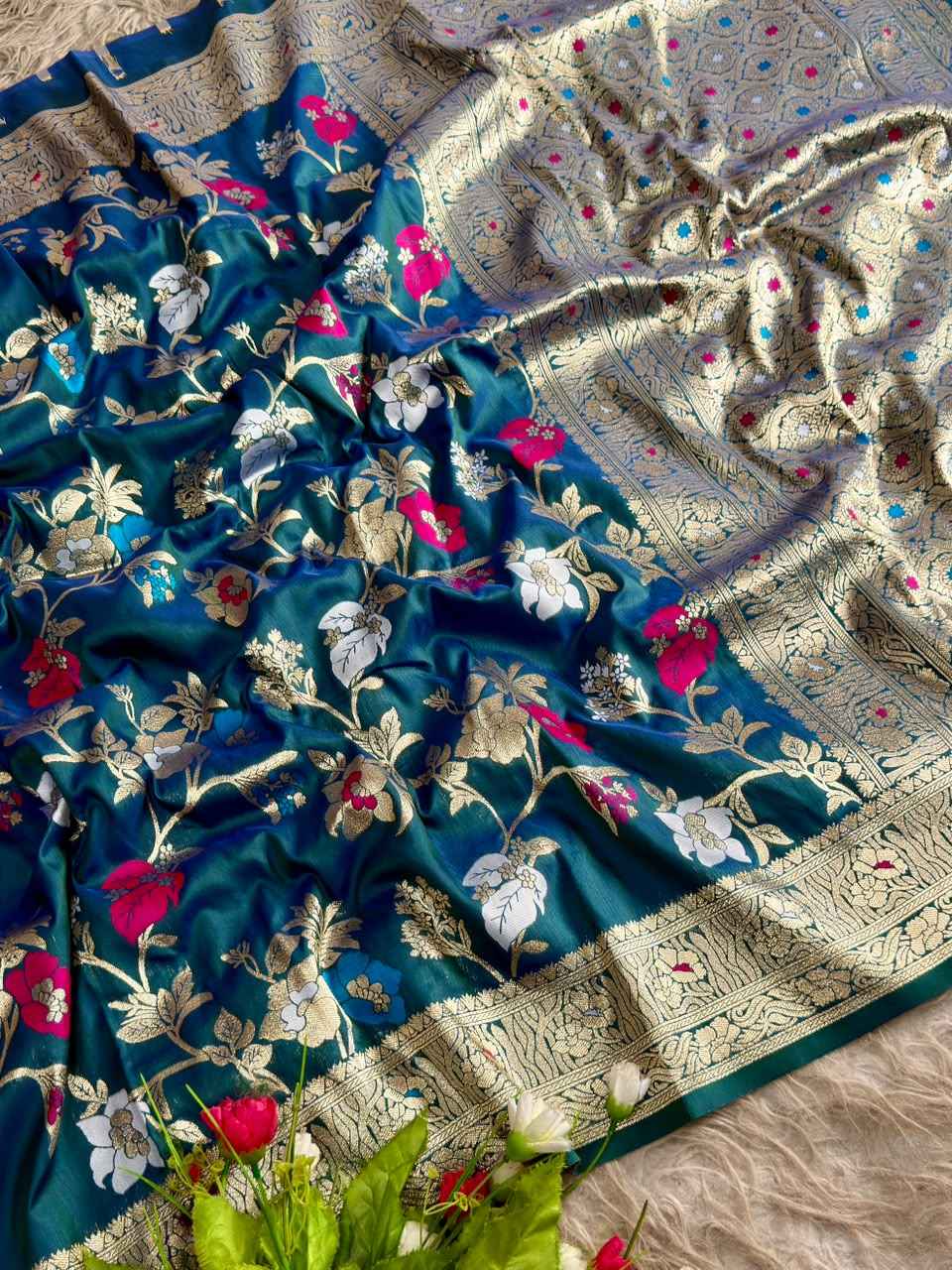 SOFT BANARASI FLORAL ZARI WEAVING JAMDANI SAREE